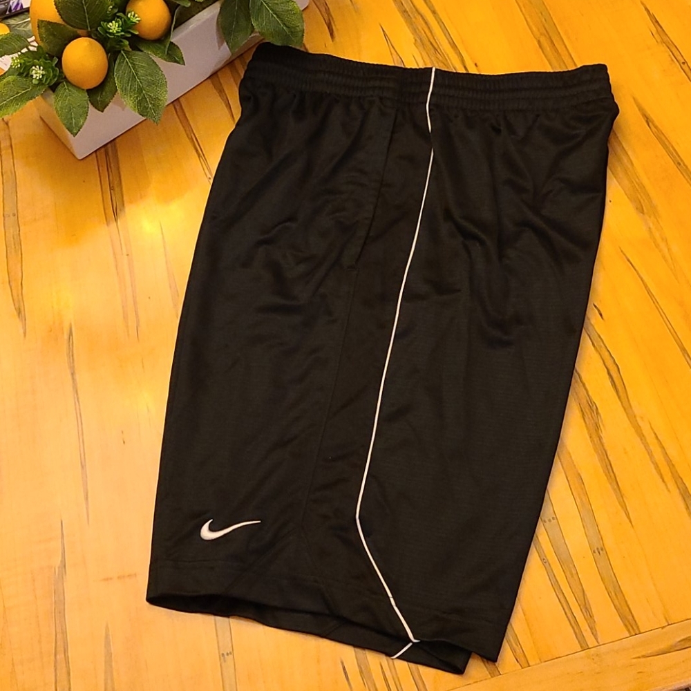 Men's Nike Basketball Shorts size medium